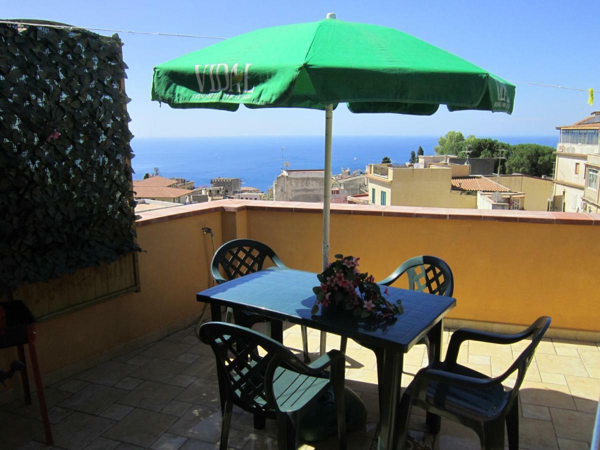 Taormina Castle And Sea View1 Lägenhet Exteriör bild